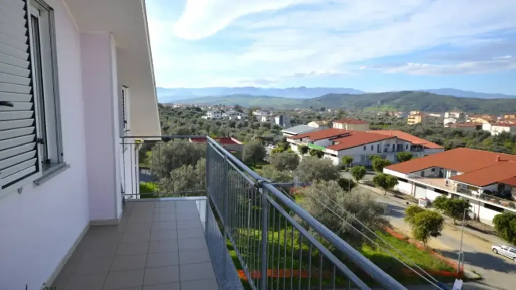 Balcon - Apartment with Balcony Views in Crosia