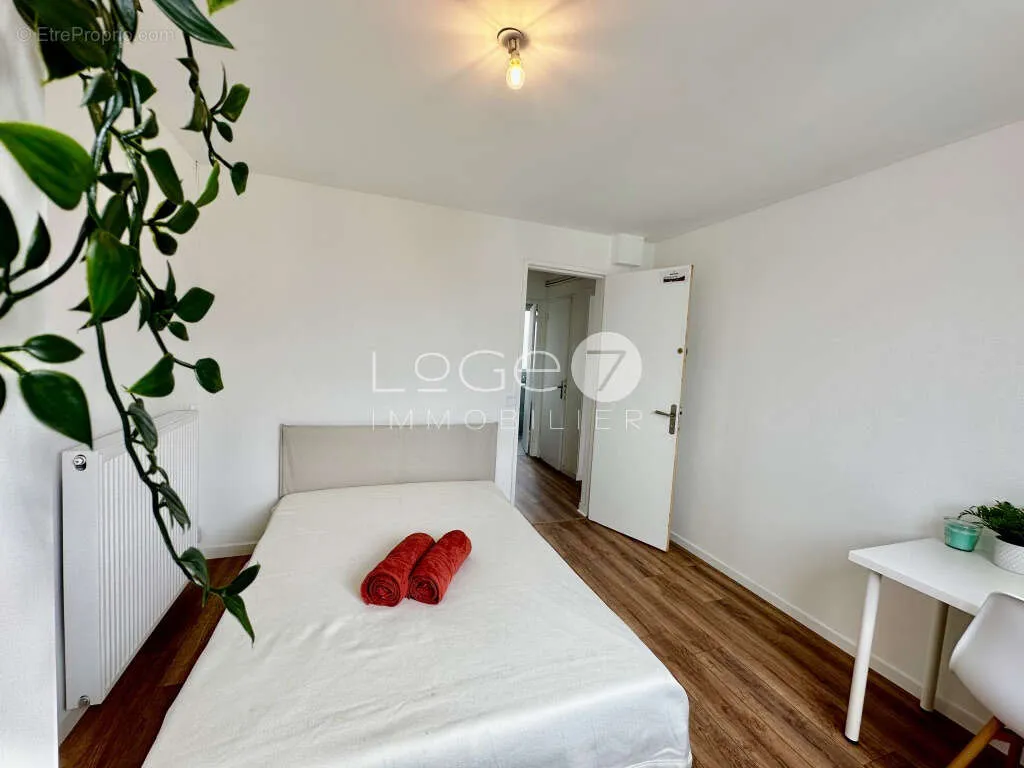 Magamistoad - Spacious 5-Bedroom Apartment in Lorient