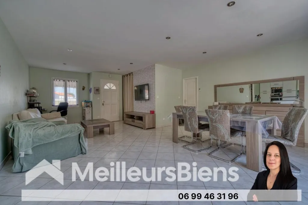 Sala da pranzo - Contemporary House with Garage near Jonzac