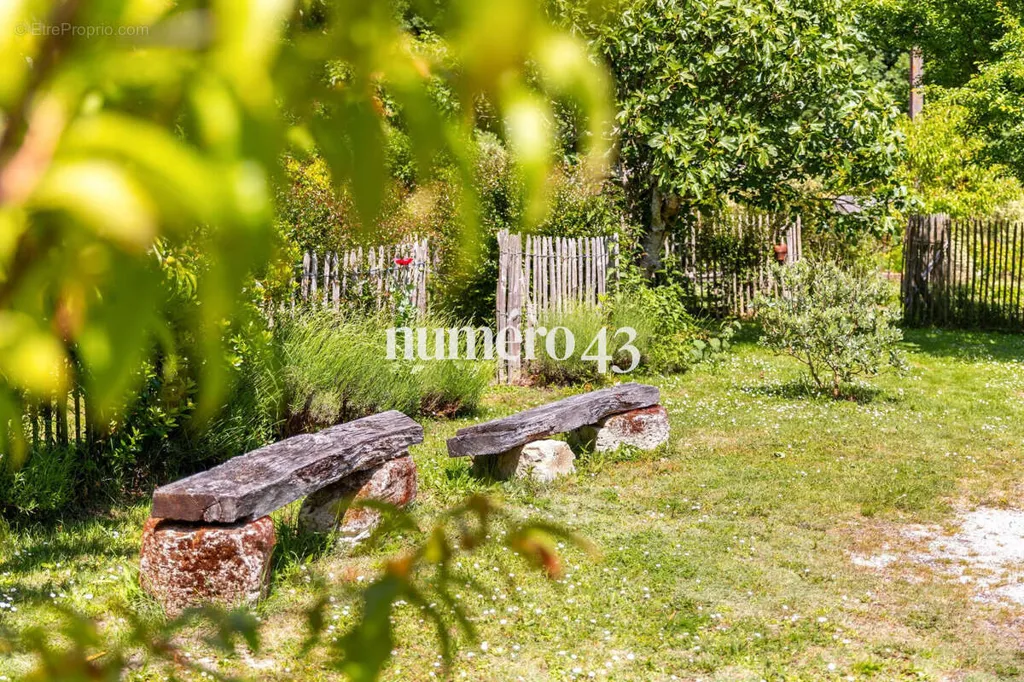 Aed - Characterful Longère with Pool in Médoc