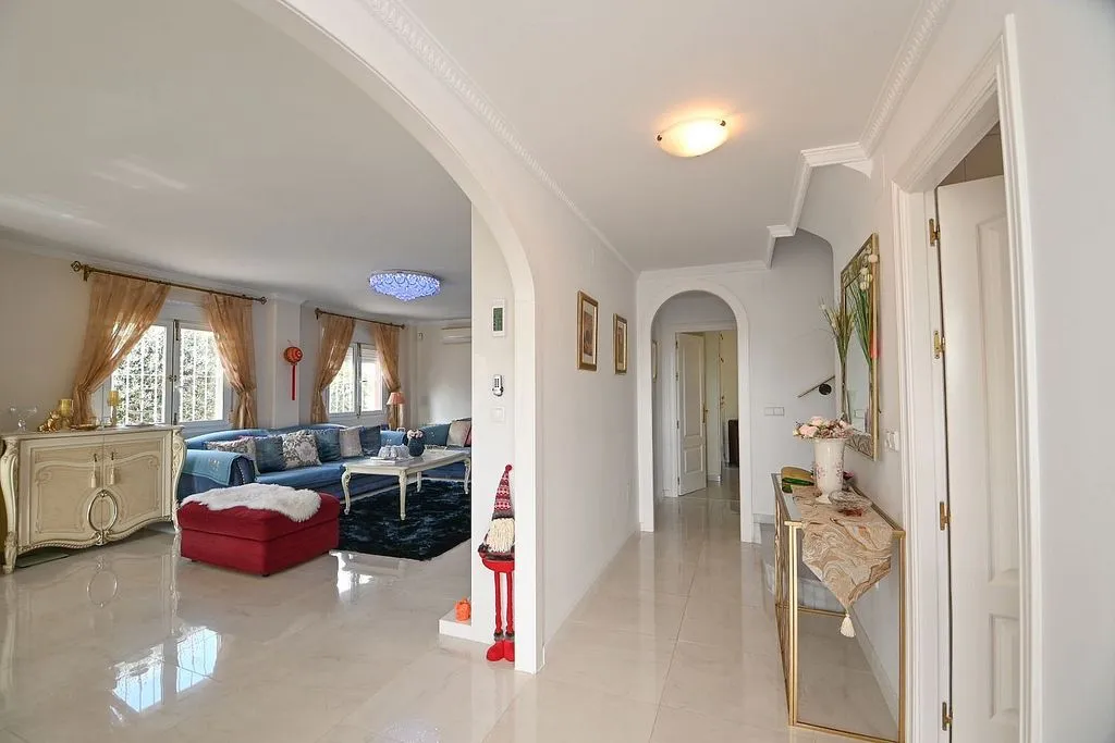 Esik - Villa with Golf View in Campoamor