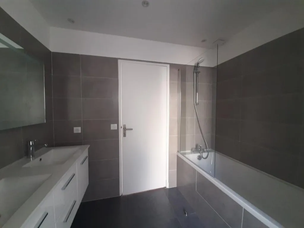 Bagni - Mansardé Flat in Haussmannian Building, Paris