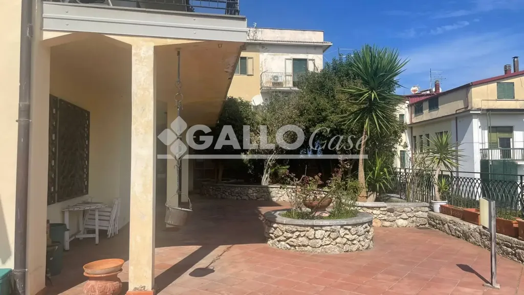 Terrazza - Ground Floor Apartment with Courtyard in Cosenza