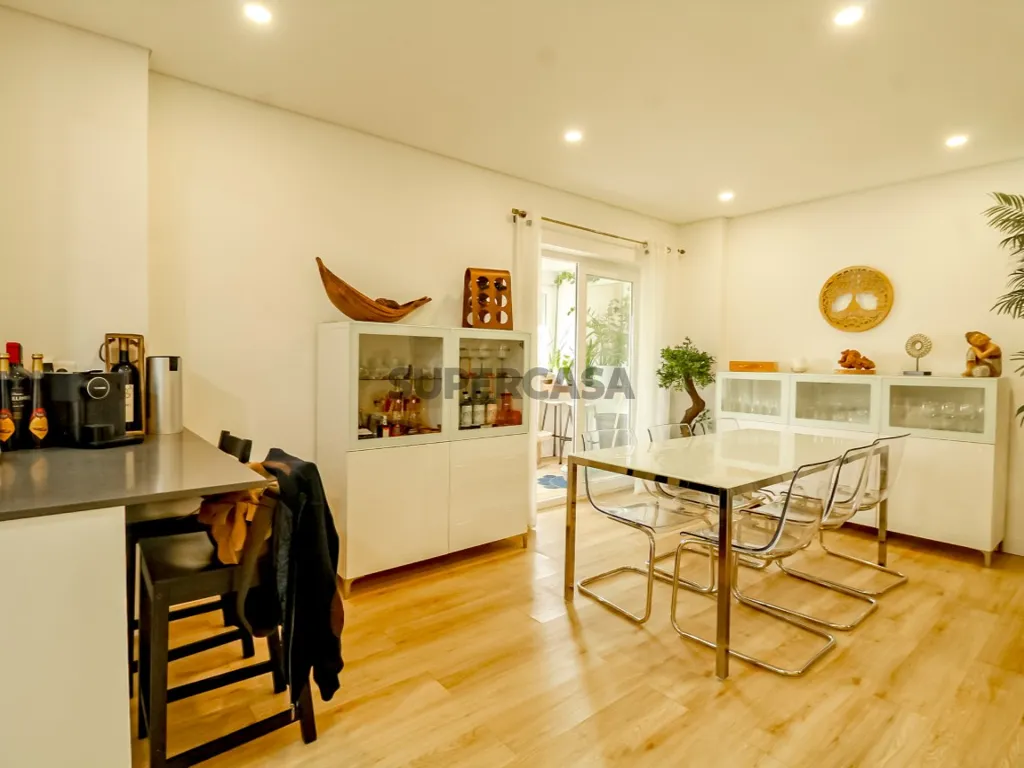 Salle à manger - Apartment with Balcony in Cacilhas