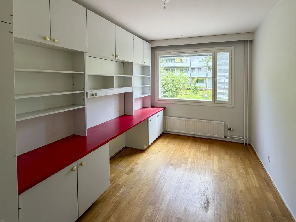 Studio - Terraced House with Balcony in Mellunkylä, Helsinki