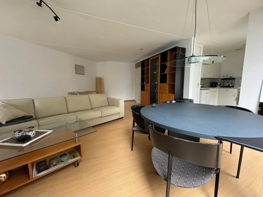 Söögituba - Furnished Apartment with Balcony near Eindhoven Centre
