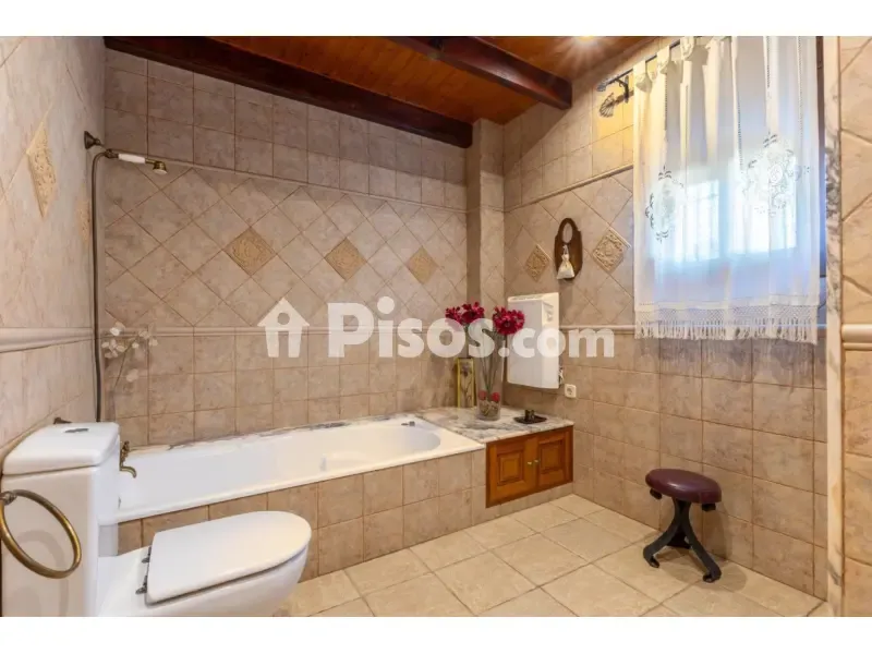 Bathrooms - Restored Rustic House with Garden in Carcaixent
