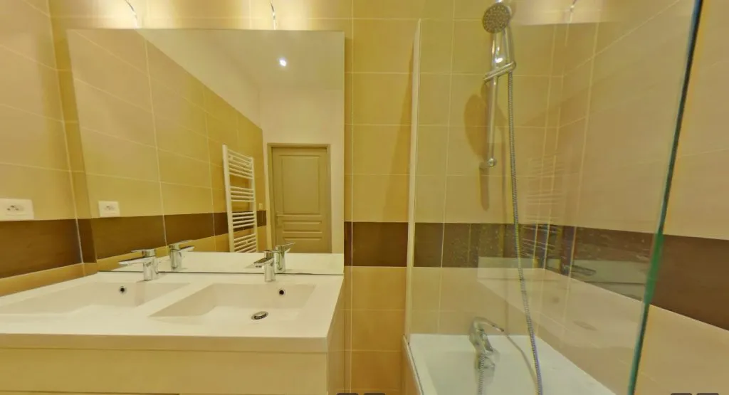 Bagni - T3 Flat with Intercom in Tassin-la-Demi-Lune