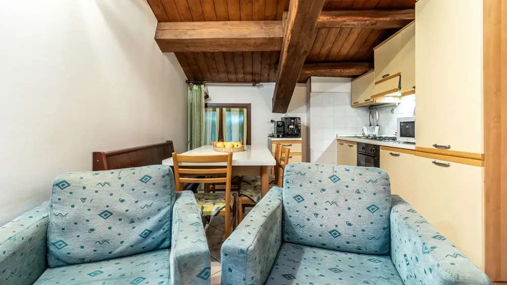 Söögituba - Modernised Two-Bedroom Apartment in Casalfiumanese