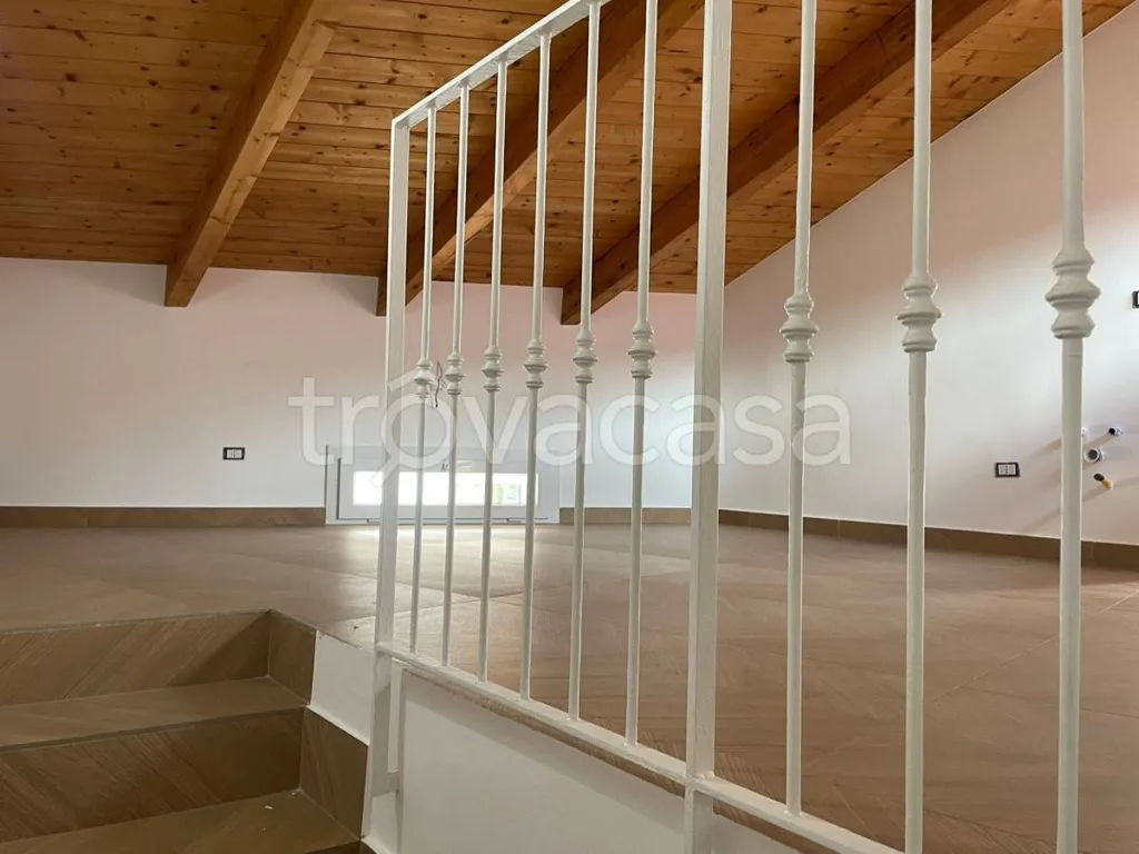 Pièces - Modern Villa with Balcony in Aversa