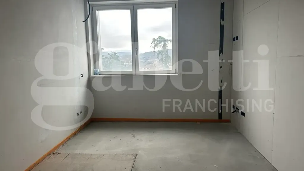 Pièces - Modern Apartment with Balcony in Avellino