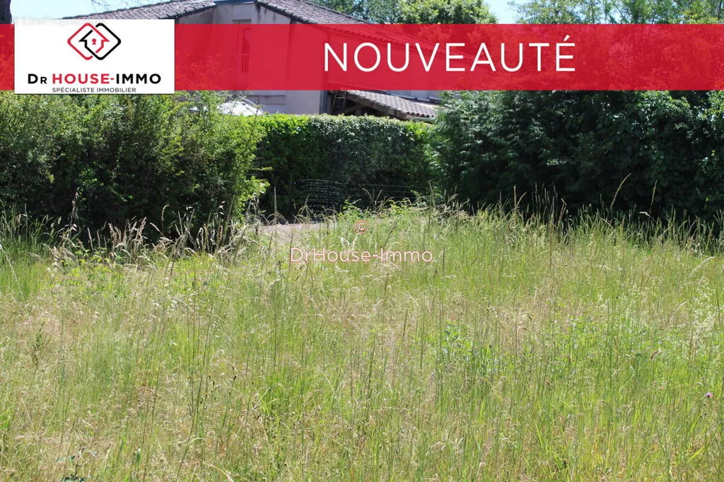 Garden - Constructible Plot with View in Angoulême