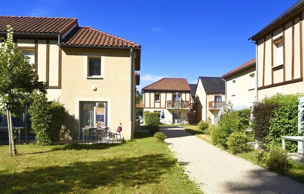 Jardin - Appartement Duplex avec Balcon à Montignac-Lascaux