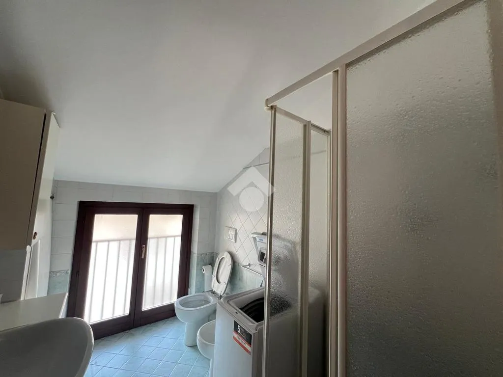 Salles de bain - 3-Bedroom Apartment with Garage in Revello