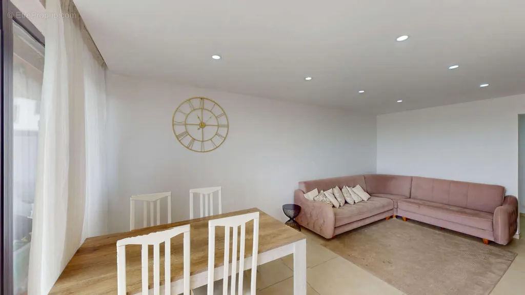 Séjour - Appartement avec Balcons et Vue Lyon à Lyon 9