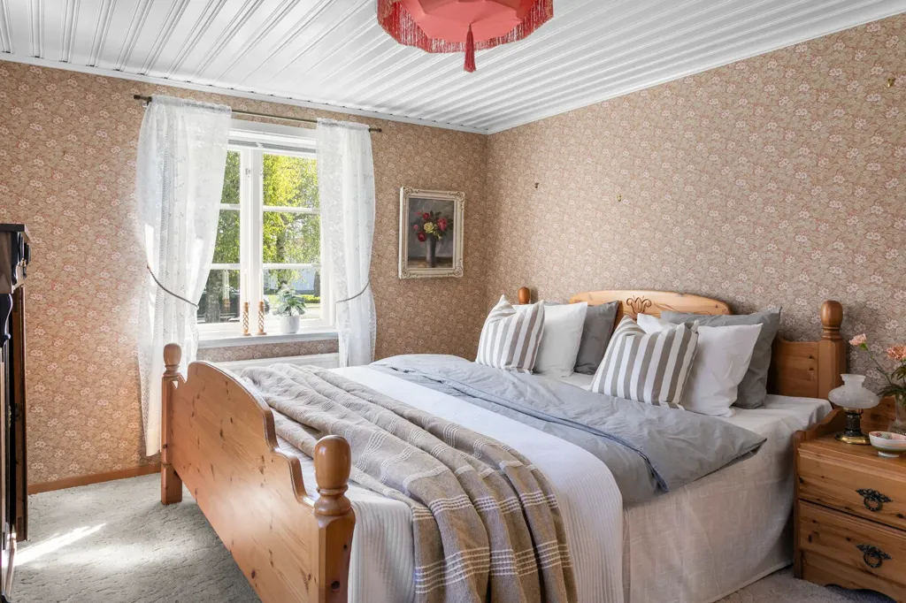 Magamistoad - 1900s Villa with Garden in Veddige