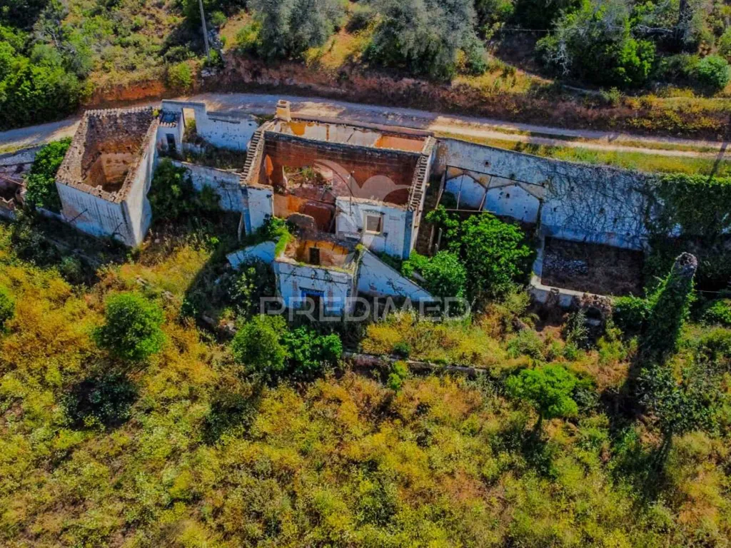 Õhuvaade - Ruined Property with Large Plot in Alcantarilha