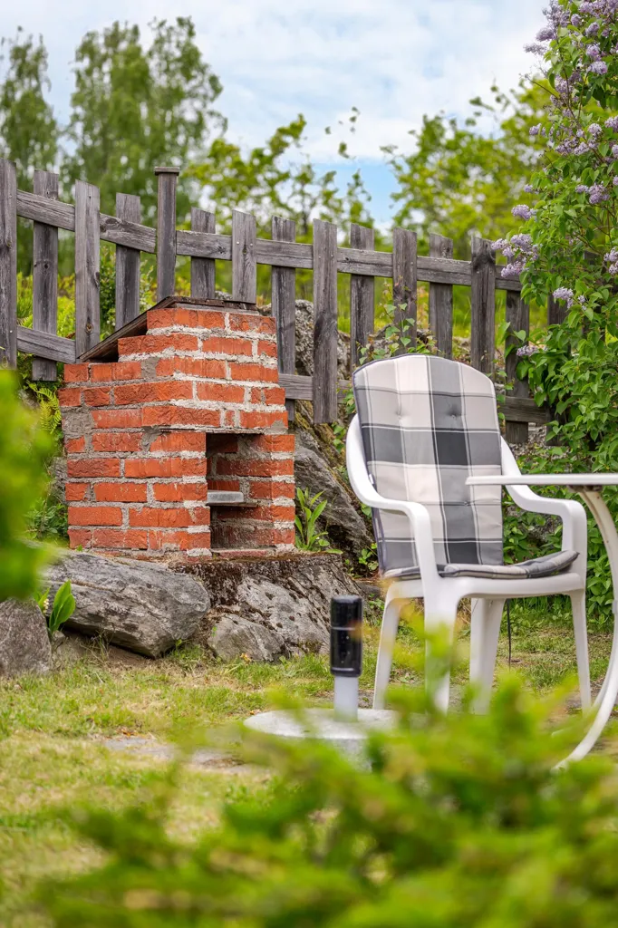 Aed - Cottage with Garden and Sea View in Uttervik