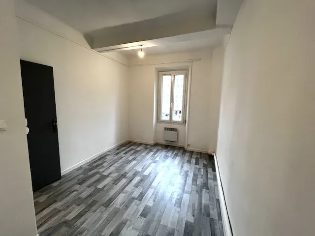 Pièces - Appartement Rénové Proche des Plages