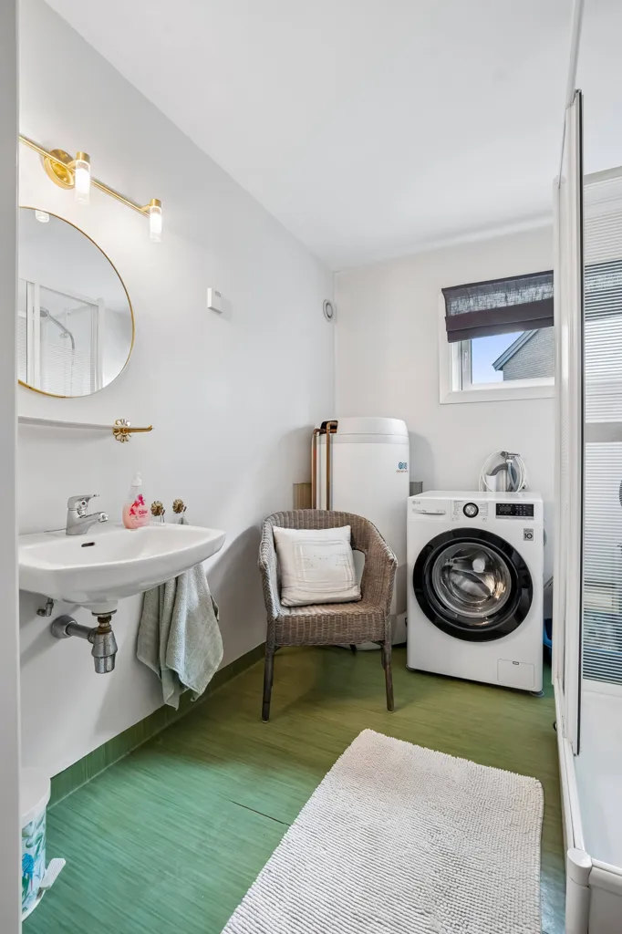 Vannitoad - Apartment with Balcony in Larvik