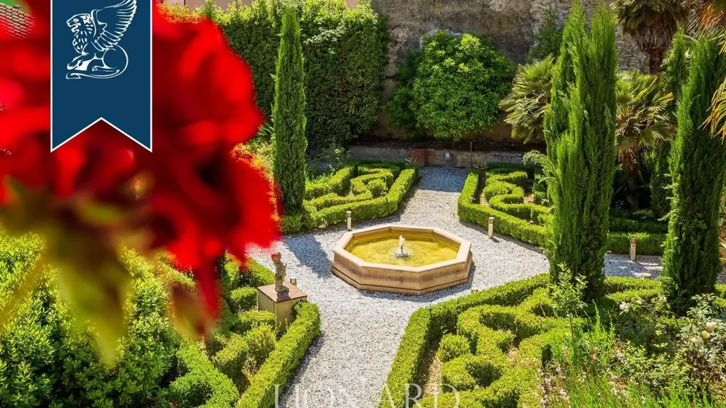 Aed - Historic Villa with Pool near Lucca