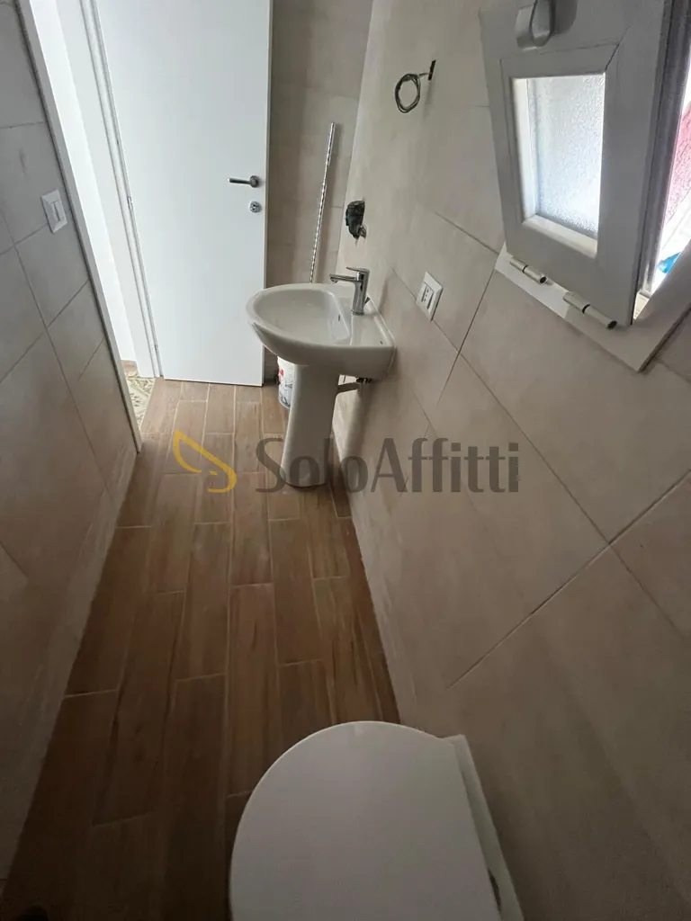 1-room commercial property in Napoli