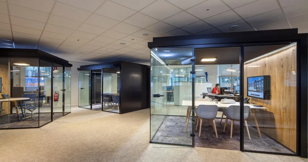 Bureau - Kantoor Modulaire avec Services à Turnhout