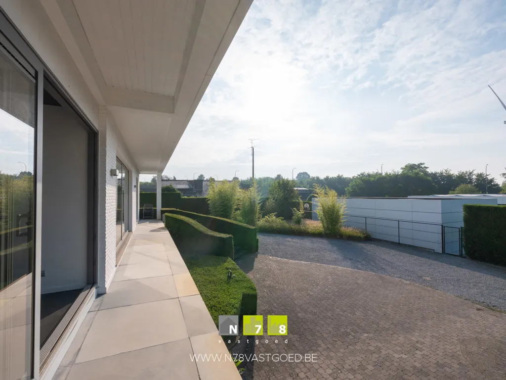 Terrasse - Villa Moderne avec Appartement et Garage à Dilsen