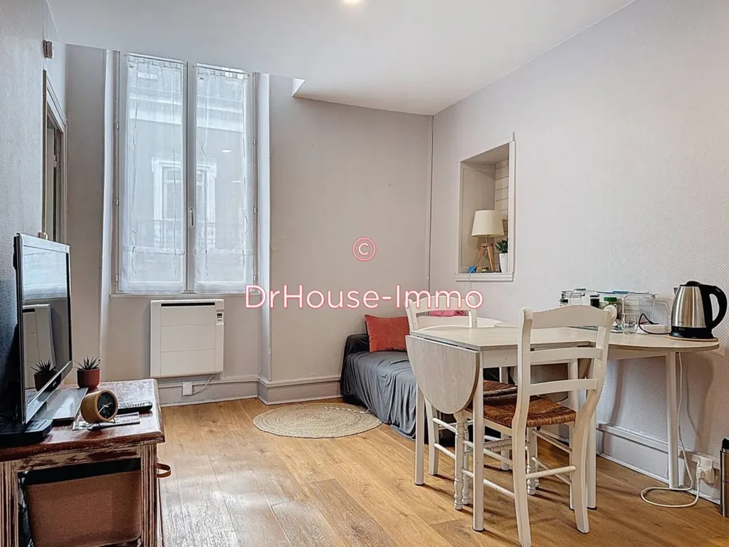 Séjour - Immeuble Mixte avec Espace Commercial à Périgueux
