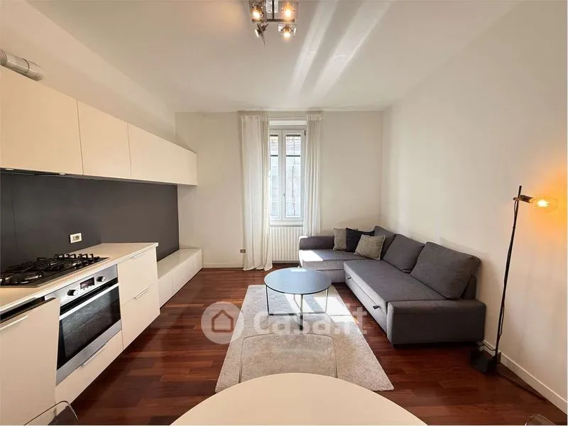 Elutuba - Armed Two-Bedroom in Via Bernardino Verro, Milan