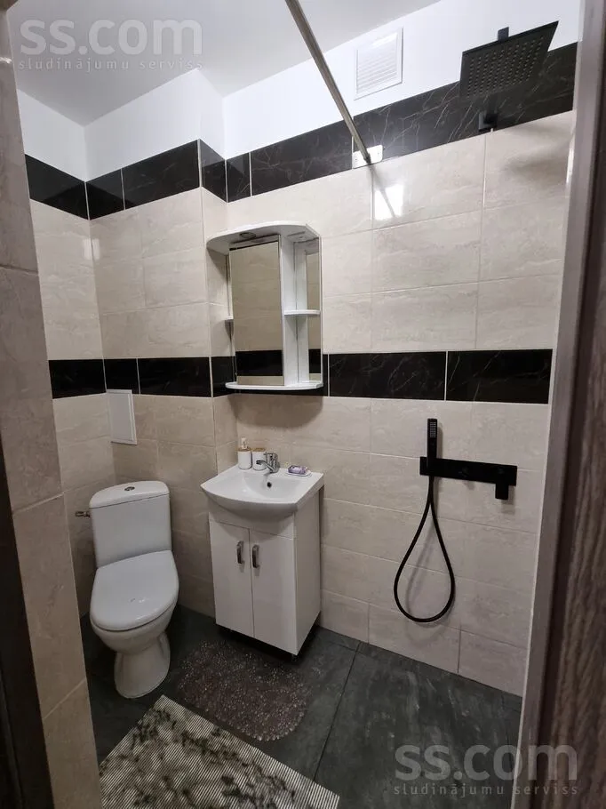 Bagni - Renovated Two-Bedroom Flat in Brocēni