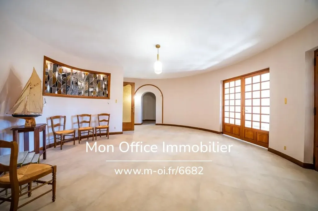 Elutuba - Charming Villa with Pool on Rove Heights