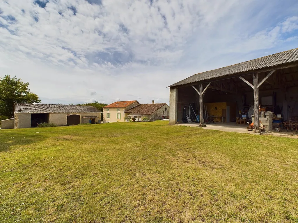 Giardino - Farmhouse with Pool in Vineyard Setting