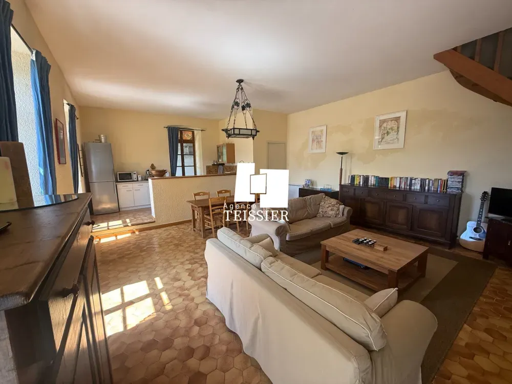 Séjour - Maison avec Vue sur Vallée en Ardèche Sud