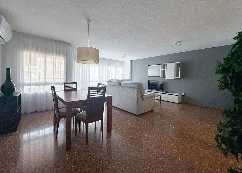 Söögituba - Apartment with Balcony and Rooftop Access in Ruzafa