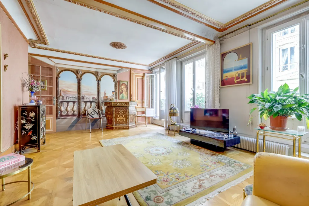 Elutuba - Haussmannian Apartment with Balcony in Paris