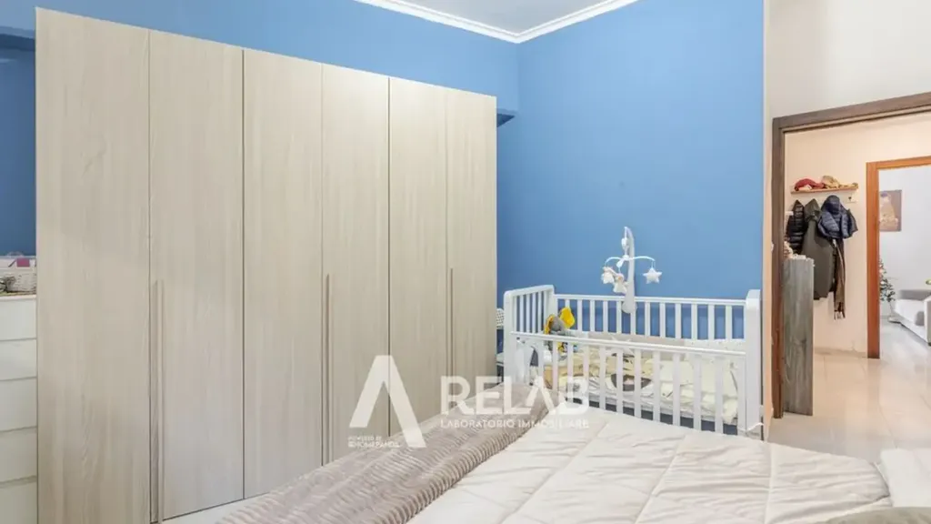 Chambres - Bright Trilocale with Balcony in Appio Claudio, Rome