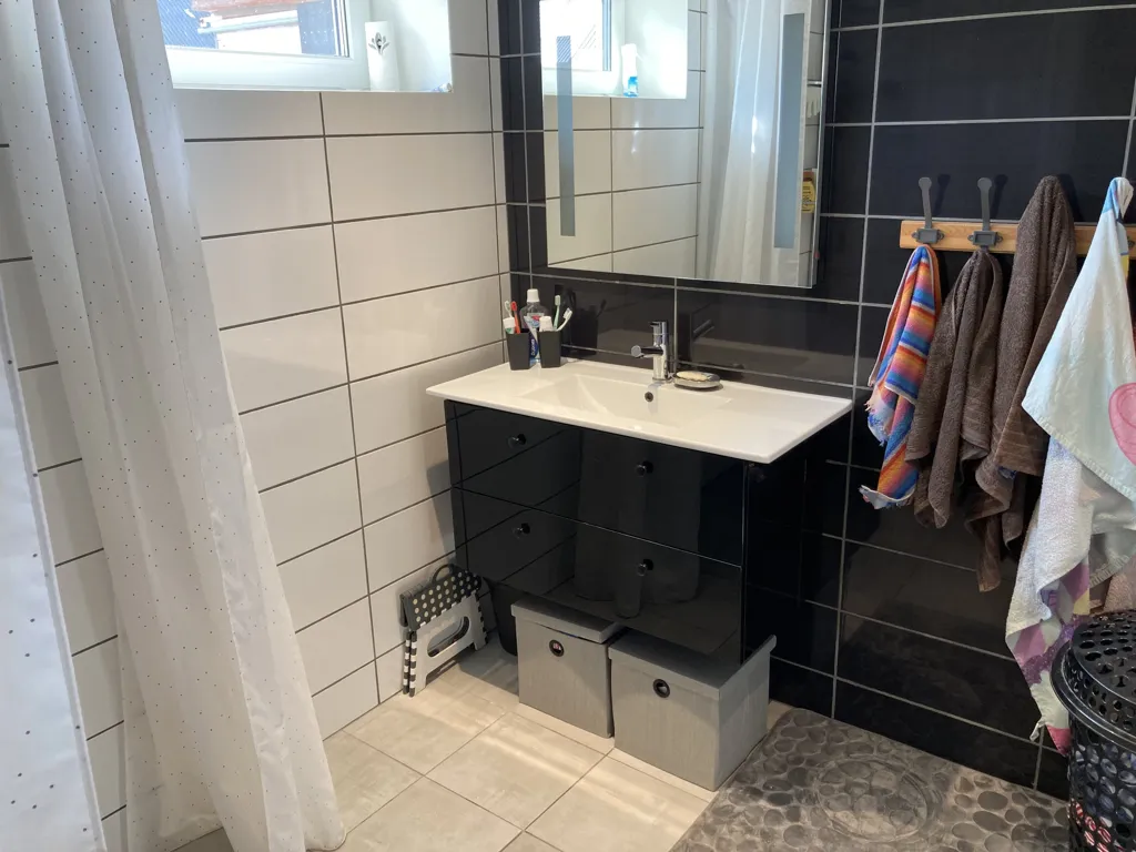 Salles de bain - Renovated Farmhouse with Garden in Almindingen