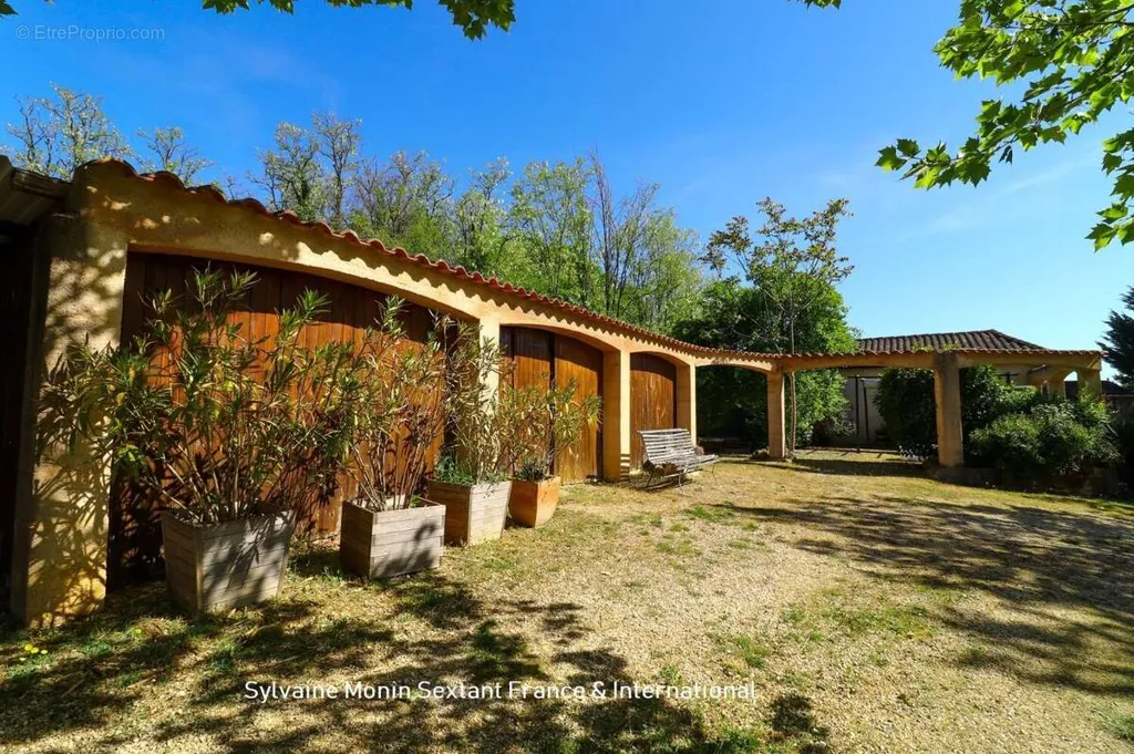Terrasse - Ensemble de 3 Maisons avec 3 Piscines sur 2 Hectares