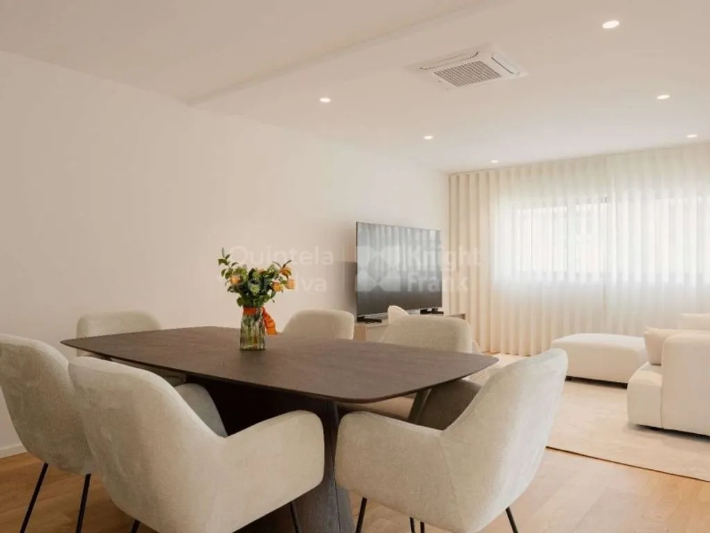 Dining Room - Luxury Flat with Balcony in Avenidas Novas