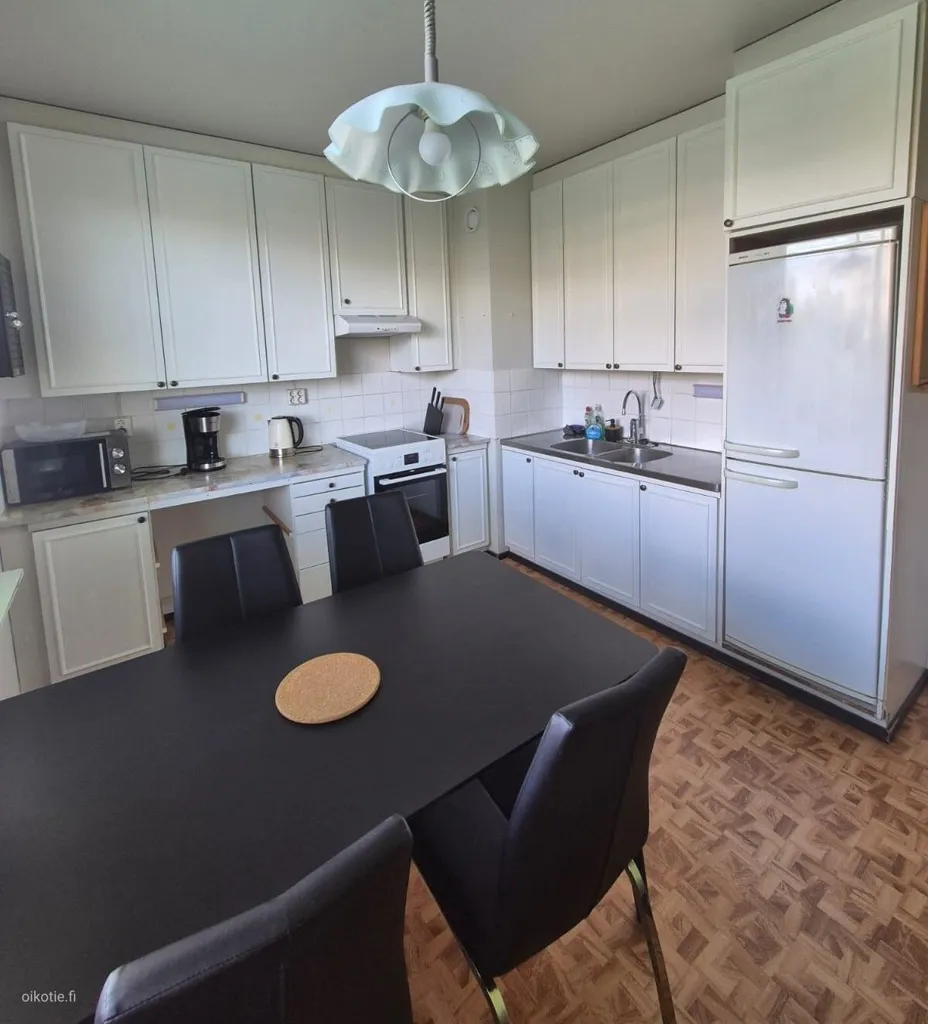 Cucina - 7th Floor Apartment with Balcony in Malmi, Helsinki