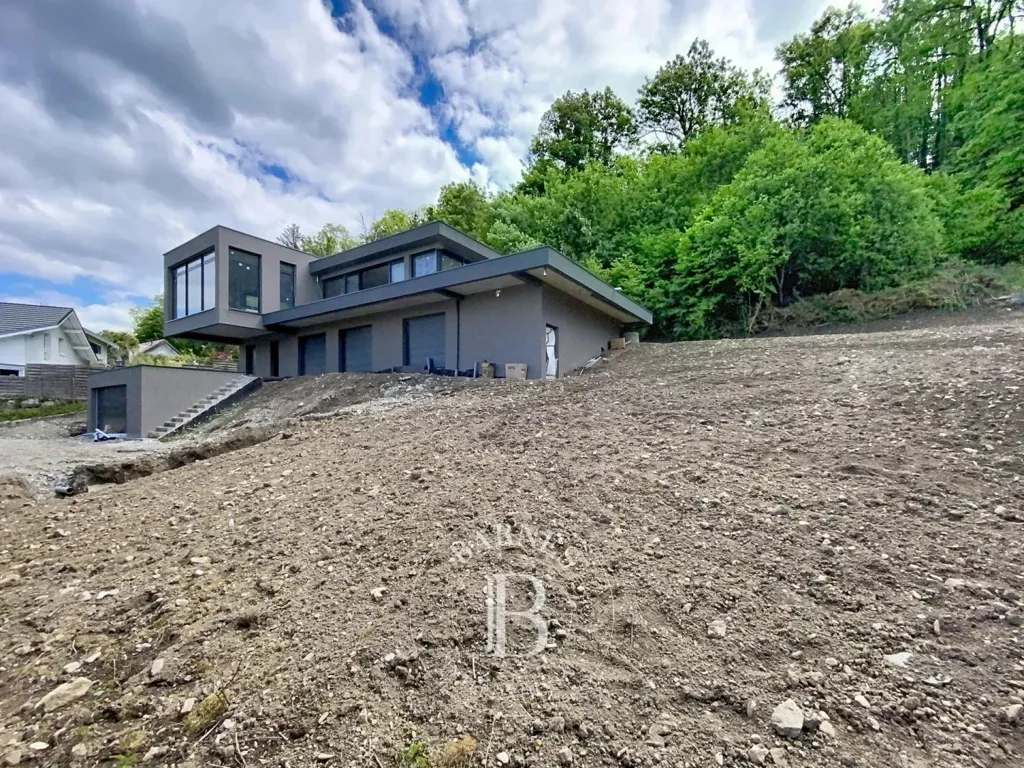 Välivaade - Contemporary Villa with Lake View in Publier