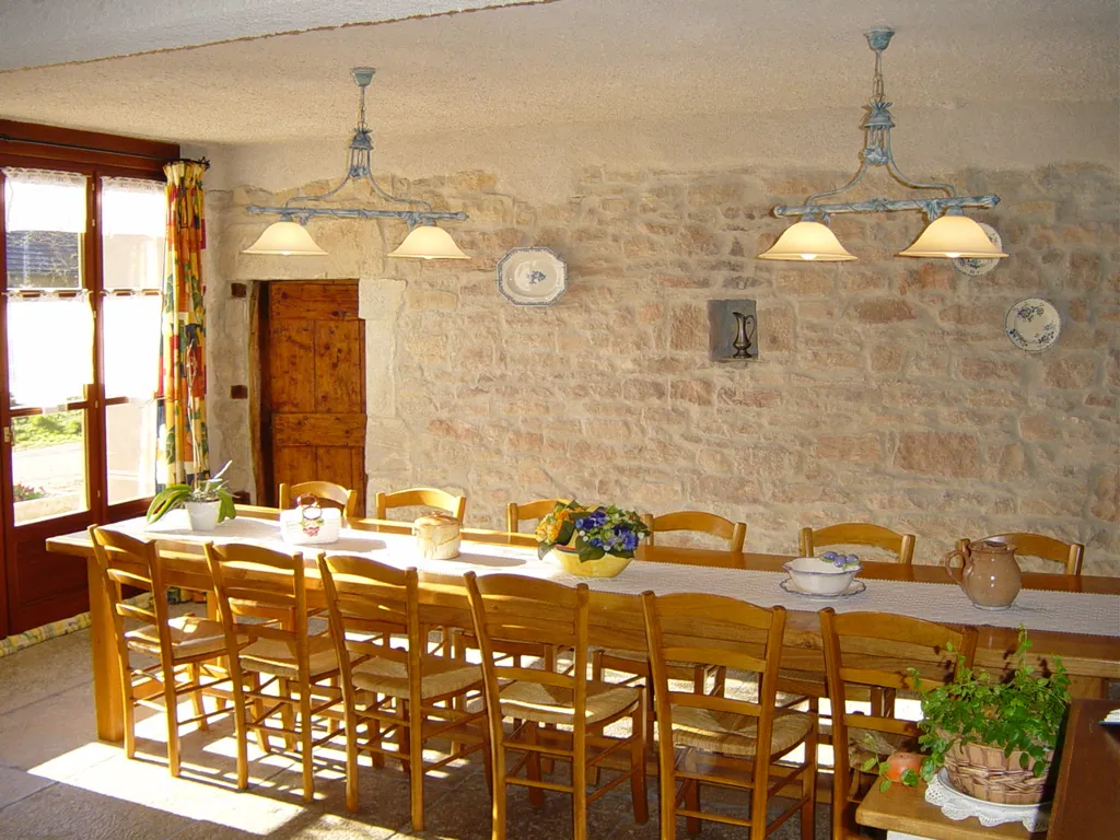 Salle à manger - Maison en Pierre avec Jardin à Présilly