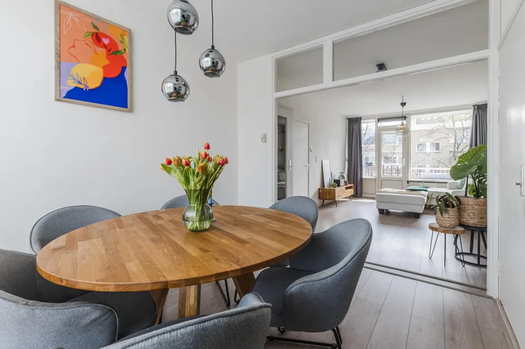 Söögituba - Portiekflat with Zuidas View in Amsterdam