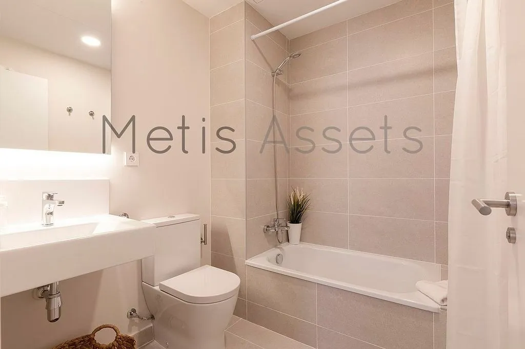 Bagni - Apartment with Pool in El Poblenou