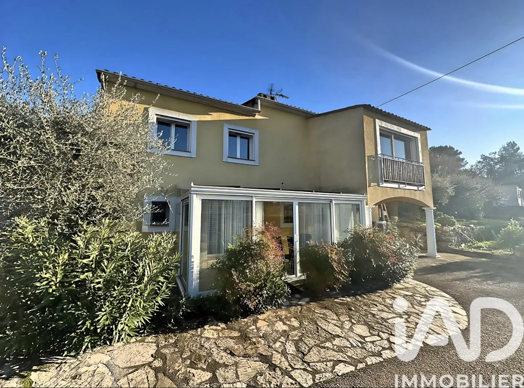 Extérieur - Maison Traditionnelle avec Piscine à Grasse