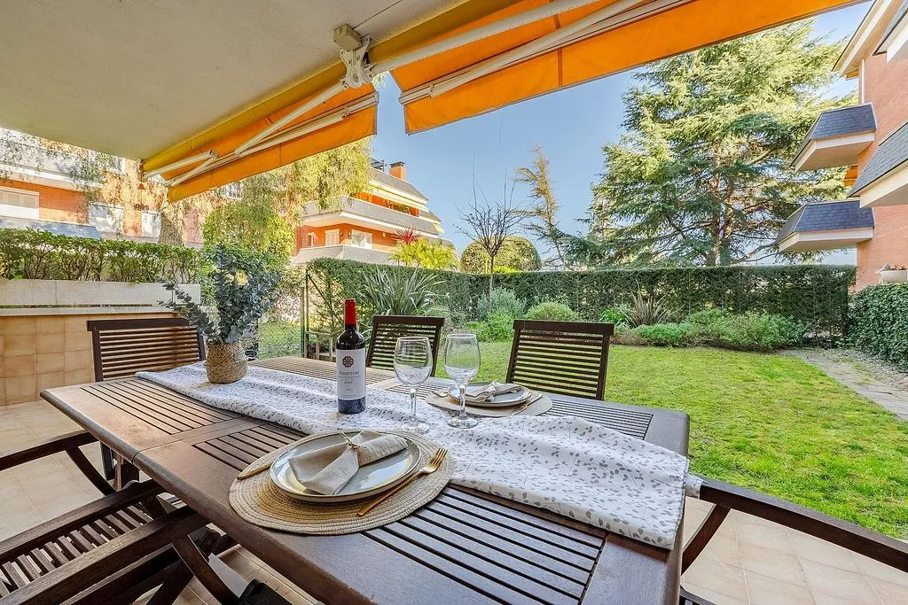 Terrass - Apartment with Pool in Les Lloses Urbanisation