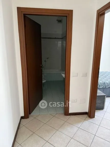 Entrée - Rusticated Flat with Balcony in Varese