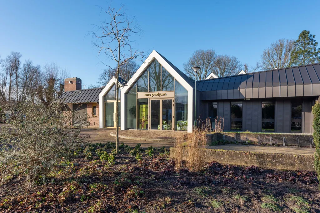 Välivaade - Spacious Renovated Semi-Detached House in Heiloo