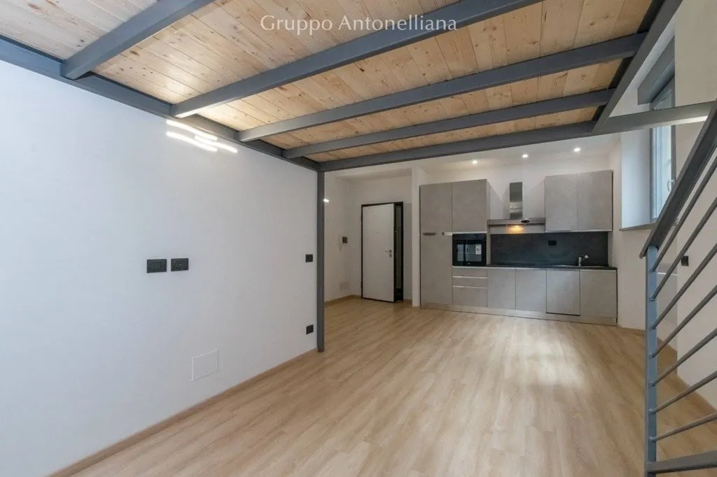 Living Room - Retrofitted Loft with South-East View in Torino